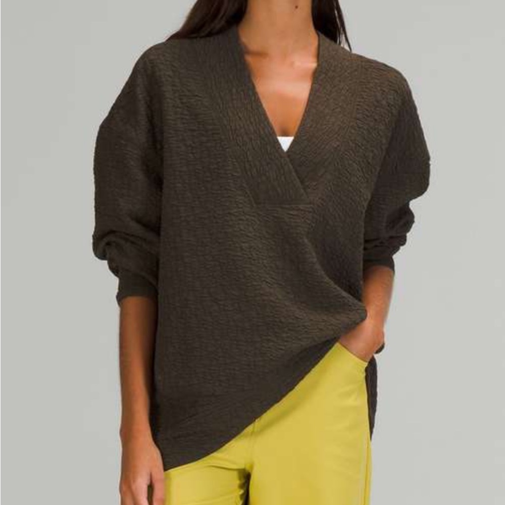 Lululemon Rippled V-Neck Pullover - Picture 2 of 6